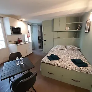 https://studio-equipe-metro-abbesses-a-montmartre.fr-paris.fr